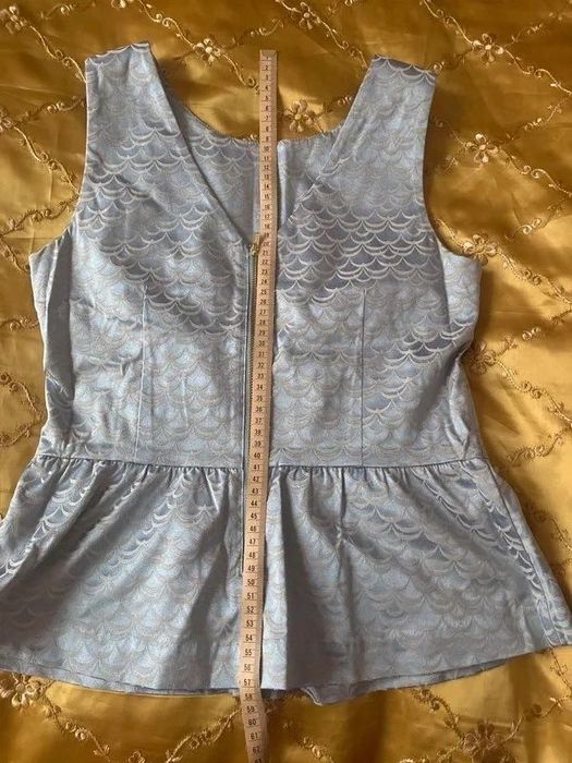 Costum-rochie, compus din bluza peplum si fusta