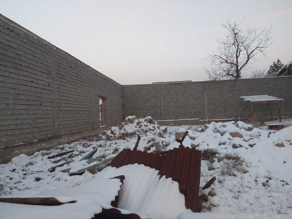 samarqand shahar hududida motrid yaqinida uchastka sotiladi