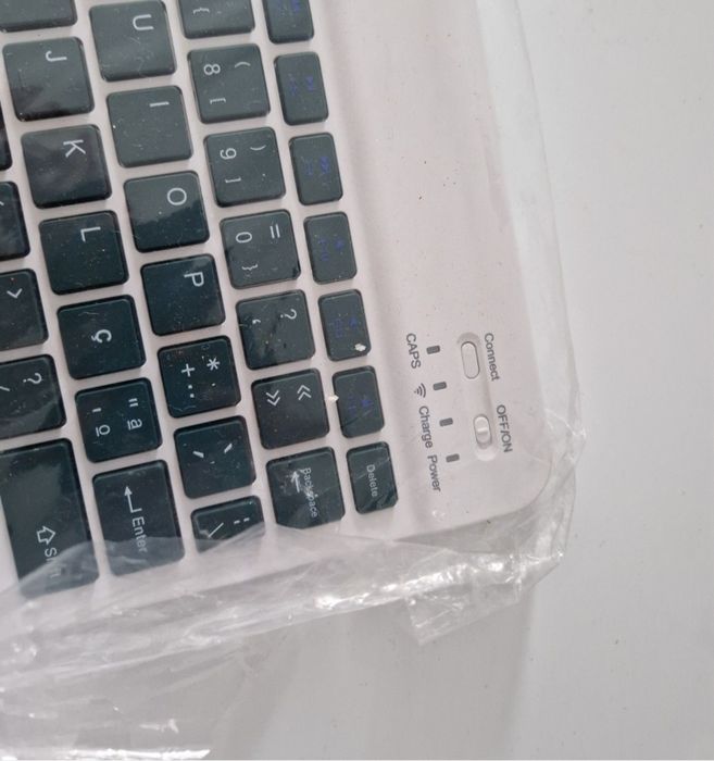 Tastatura Bluetooth perfect funcționala