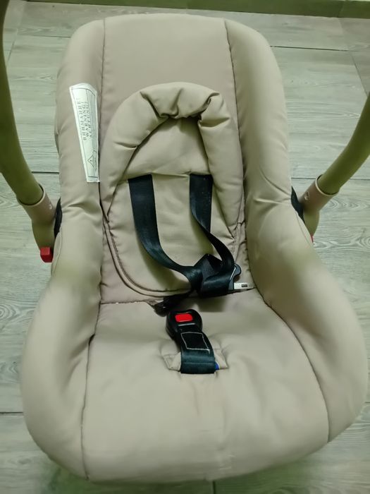 Vând scaun auto și scoica - ofer gratuit sterilizator, pompa, incalzit