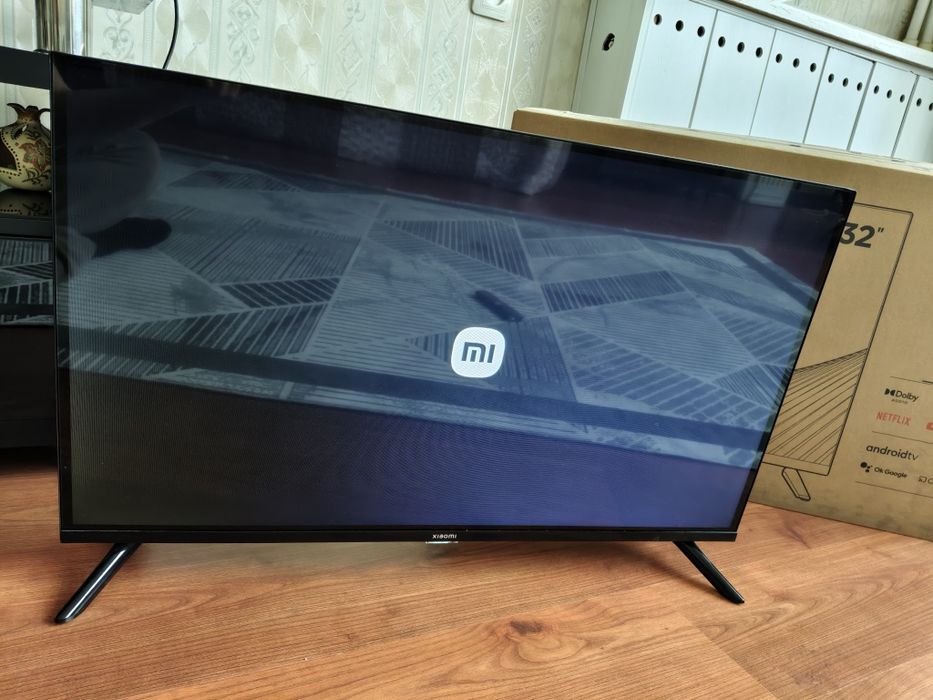Xiaomi TV a2 32 смарт тв в отличном состоянии