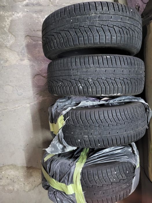 Anvelope iarna 215 55 r17