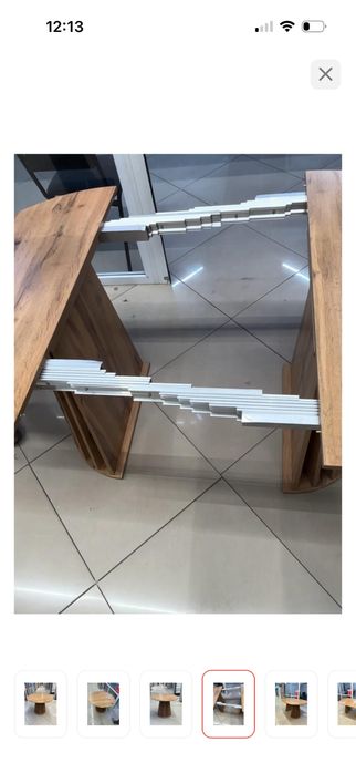 Стол обеденный современного стиля