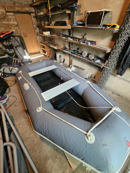 Продам лодку с моторами