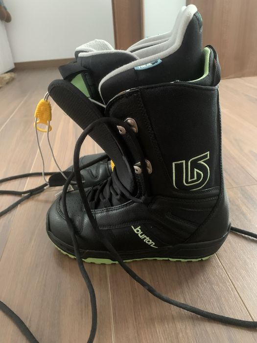 Boots burton marimea 37