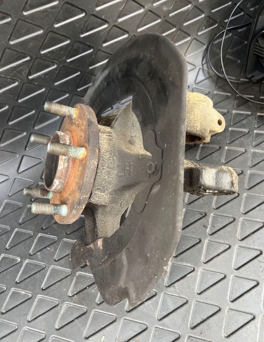 Fuzeta Butuc rulment Mazda 5 2.0d 2005-2010 Se ofera factura si garantie!