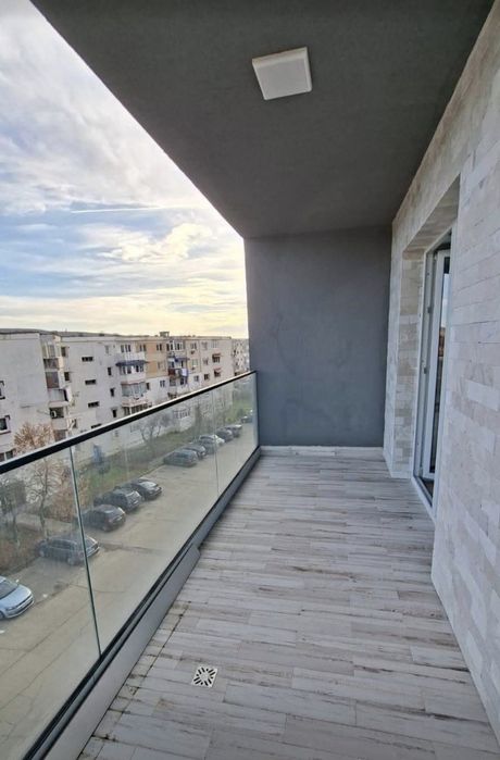 Vând Apartament cu două camere et 4 din 6 cu lift MIOVENI.