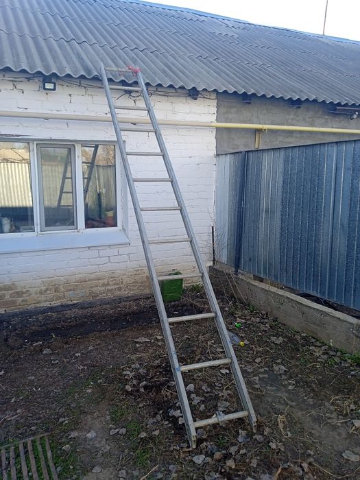 Продам лестницу алюминевою