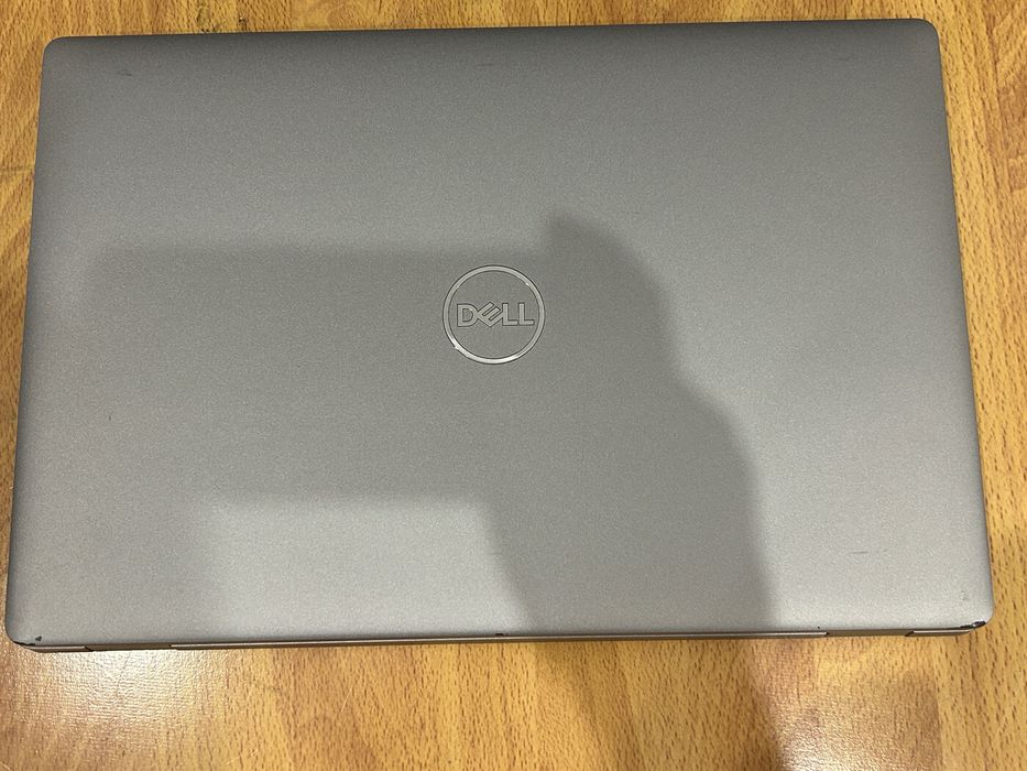 Лаптоп Dell i5 10-th gen./16GB RAM/256GB с 3 месеца гаранция!