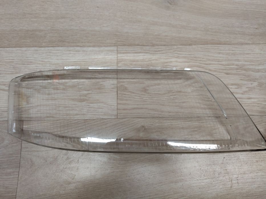 Стёкла на фары Ауди А6 с5