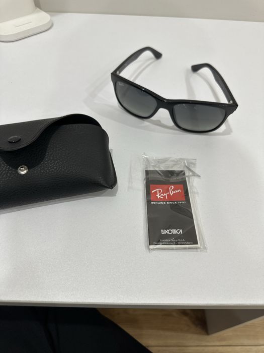 Продаю очки RayBan оригинал