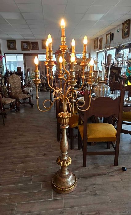 Lampadar de podea deosebit