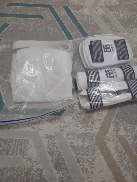 Тхаиквандо с шитками СРОЧНО !