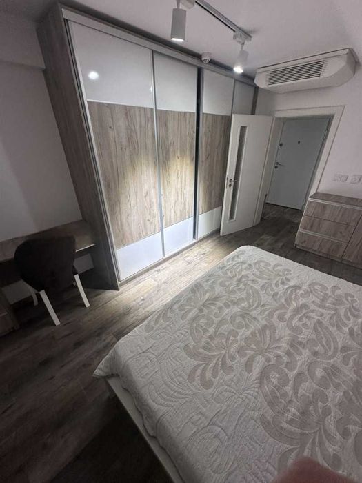 Дава се под наем Тристаен апартамент в София, в.з. Киноцентъра - 120 кв.м за 1020 € - Снимка #2