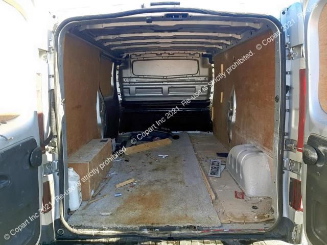 Dezmembrez Renault Trafic 3