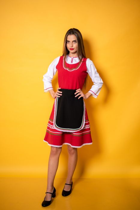 Женска носия-тракийска,126