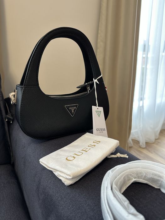 Нова оригинална чанта Guess