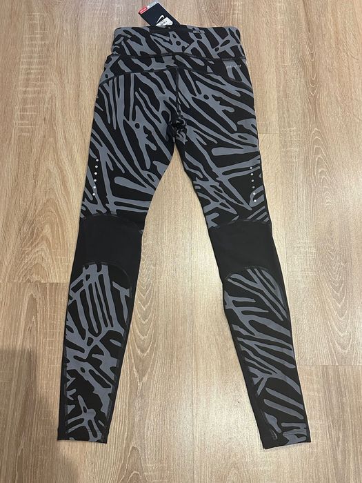 Дамски клин на Nike нов .