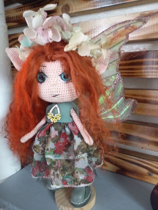 Продам вязаную куклу