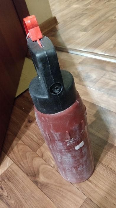 Продам огнетушитель порошковый