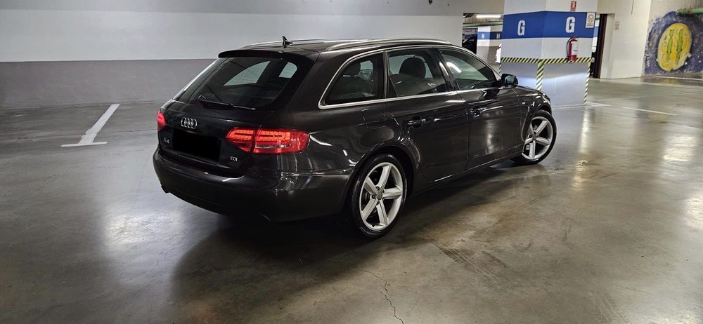Vand AUDI A4 2.0 diesel, an 2011, S-Line fabrica, LED, Acte Zi