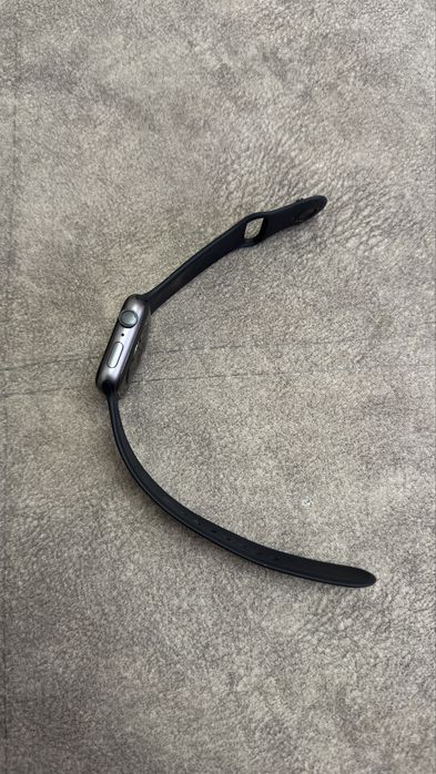 Продам Apple watch 4 series