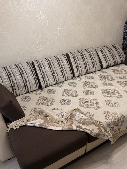 Продается диван длиной 2.80 м