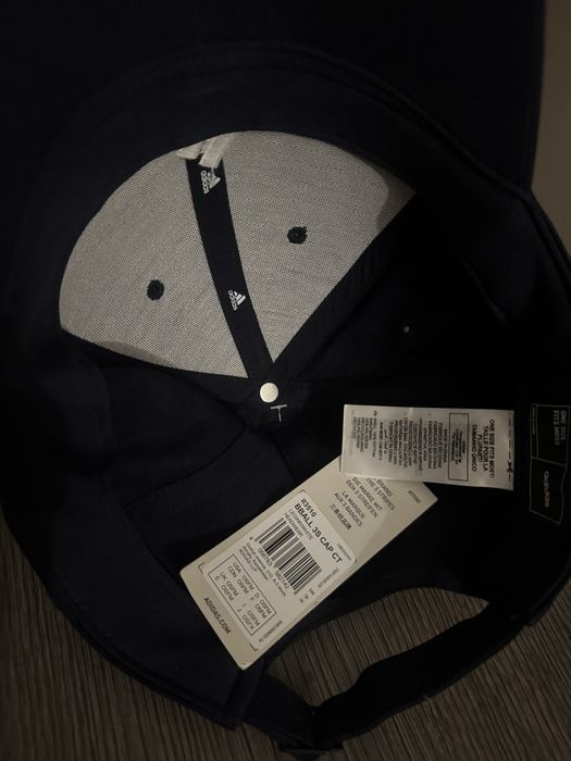 Бейсболка adidas новая