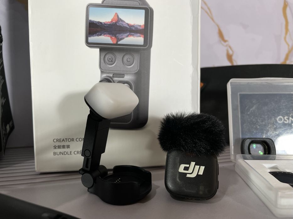 DJI Osmo Pocket 4 Creator Combo