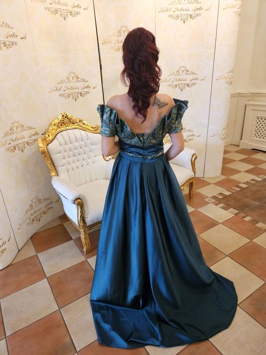 Vând rochie de nașa