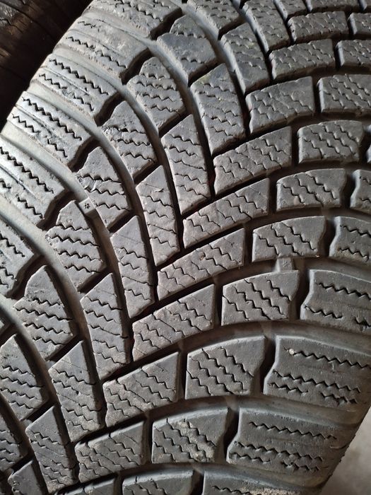 2 Anvelope de iarnă 235 55 r17 Bridgestone
