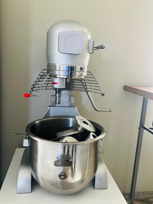 Se vinde afacere Patiserie – Brutărie la cheie | Chirie plătită 1 an!