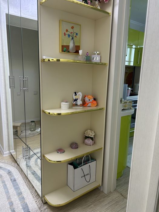 Продам большой шкаф красивый