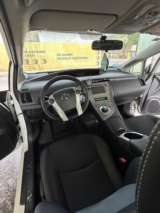 TOYOTA Prius 2015 — imagine 3