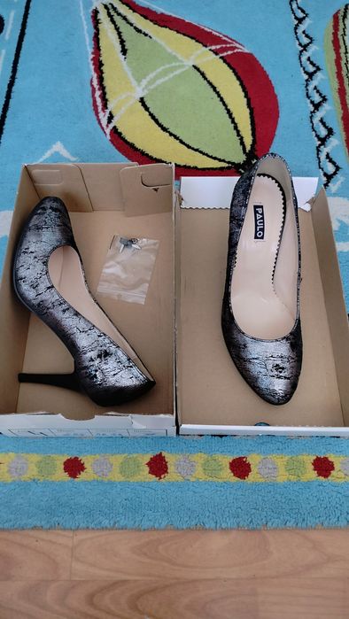 Pantofi evenimente. Culoare deosebită.