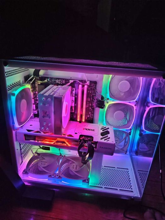 Продавам като нов Геймърски компютър Ryzen 7 5700x3d-гаранция