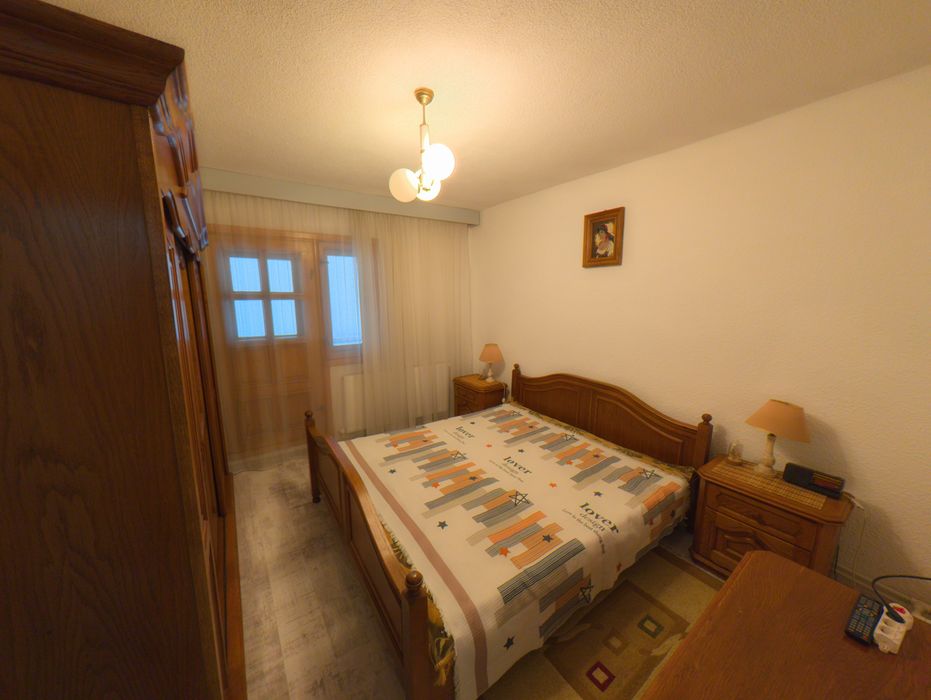 Apartament 3 camere, Obcini, langa universitate, complet utilat