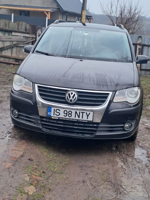 Vând sau schimb touran 1.9 tdi an 2008 Model Facelift