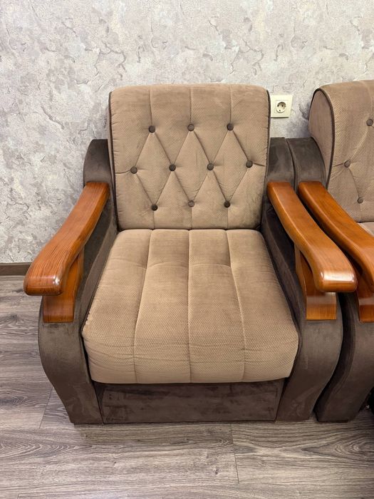 Продам диван и 2 кресла