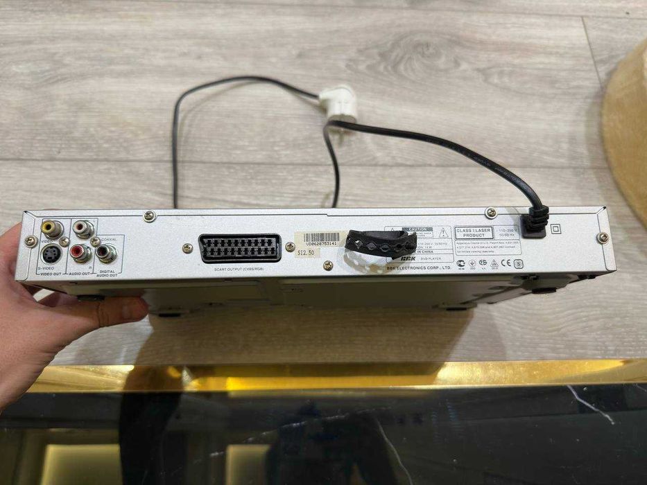 Продам DVD-плеер BBK DV311SI (серебристый) + диски в подарок