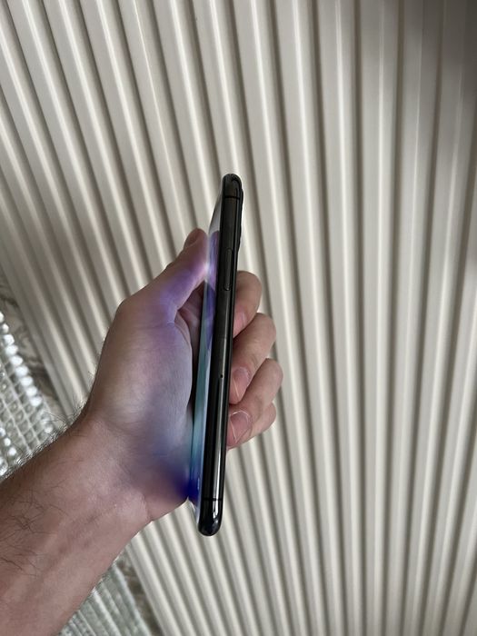 Продам IPhone 11 pro 64gb