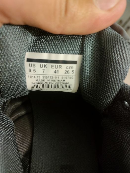 Продам кроссовки