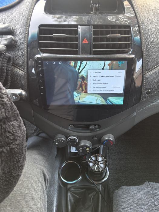 Spark monitor 9 dyumlik ramkasi bilan