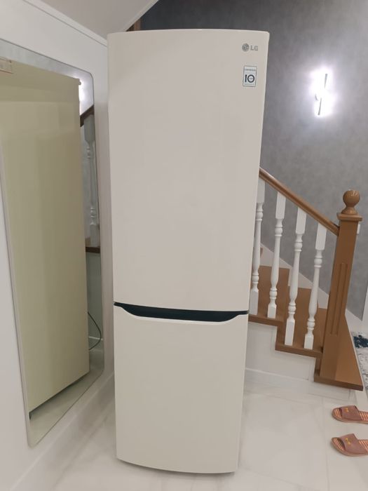 Продам холодильник LG