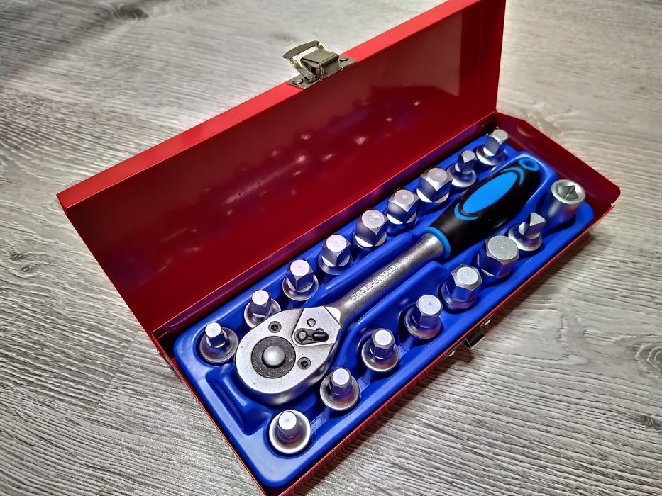 Trusa Profesionala Chei Buson Baie Ulei 18 Piese Nou!