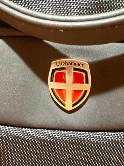 Geantă laptop Ellehammer 15.6” negru, design modern