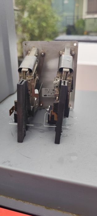 Двоен механичен монетник