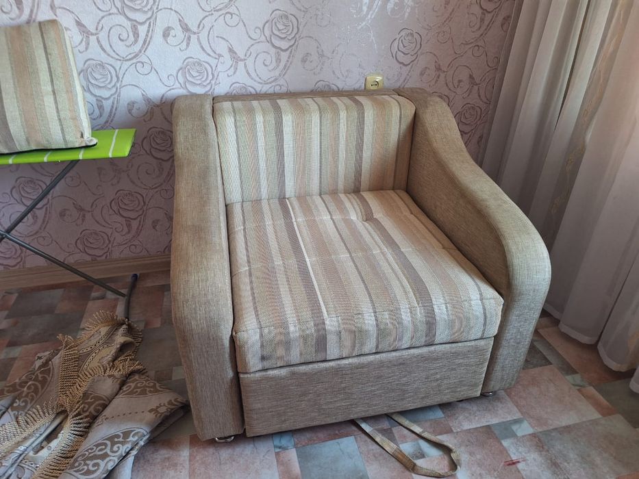 Диван с креслом 15тыс