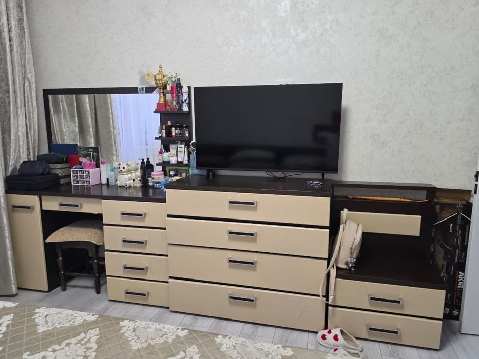 Продам спальный гарнитур