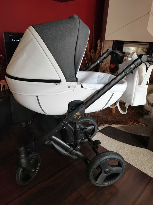 Бебешка Количка - бяла, кожена 3в1-НАМАЛЕНА ЦЕНА!!!